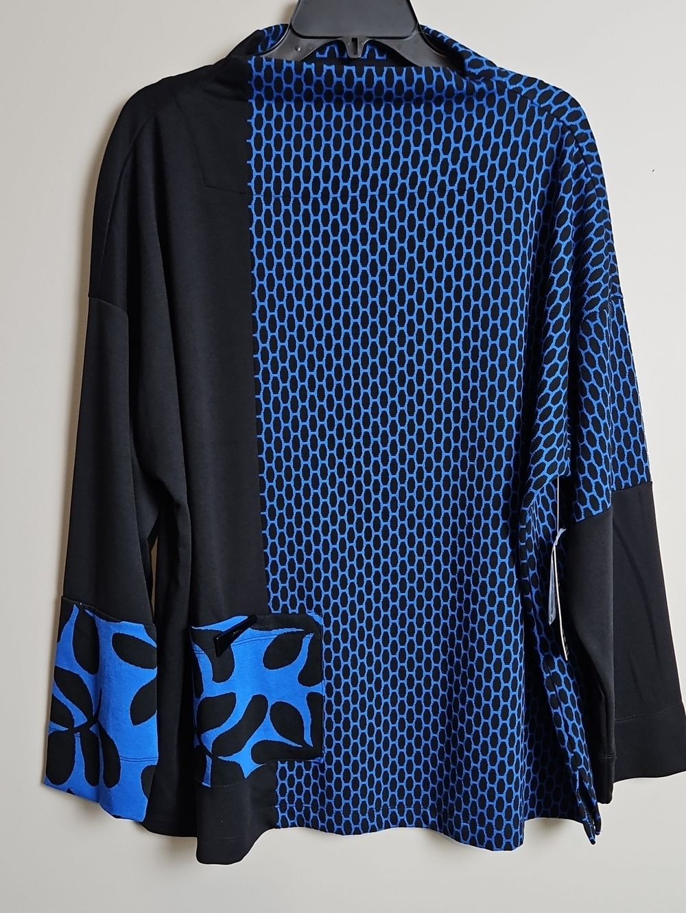 Ali Miles Long Sleeve Funnel Neck Tunic: Color- Blue/Black Print: Size- 1X